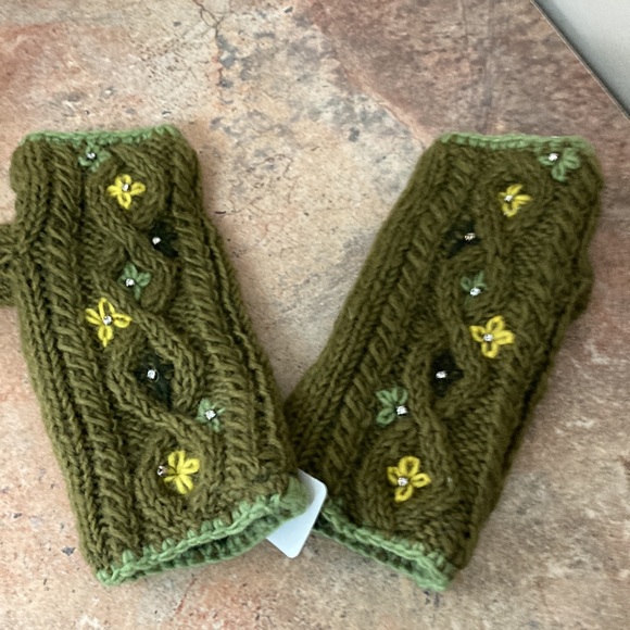 Hand Knit Handwarmers, Wool, Green, Cables, Rhinestones - Picture 2 of 2